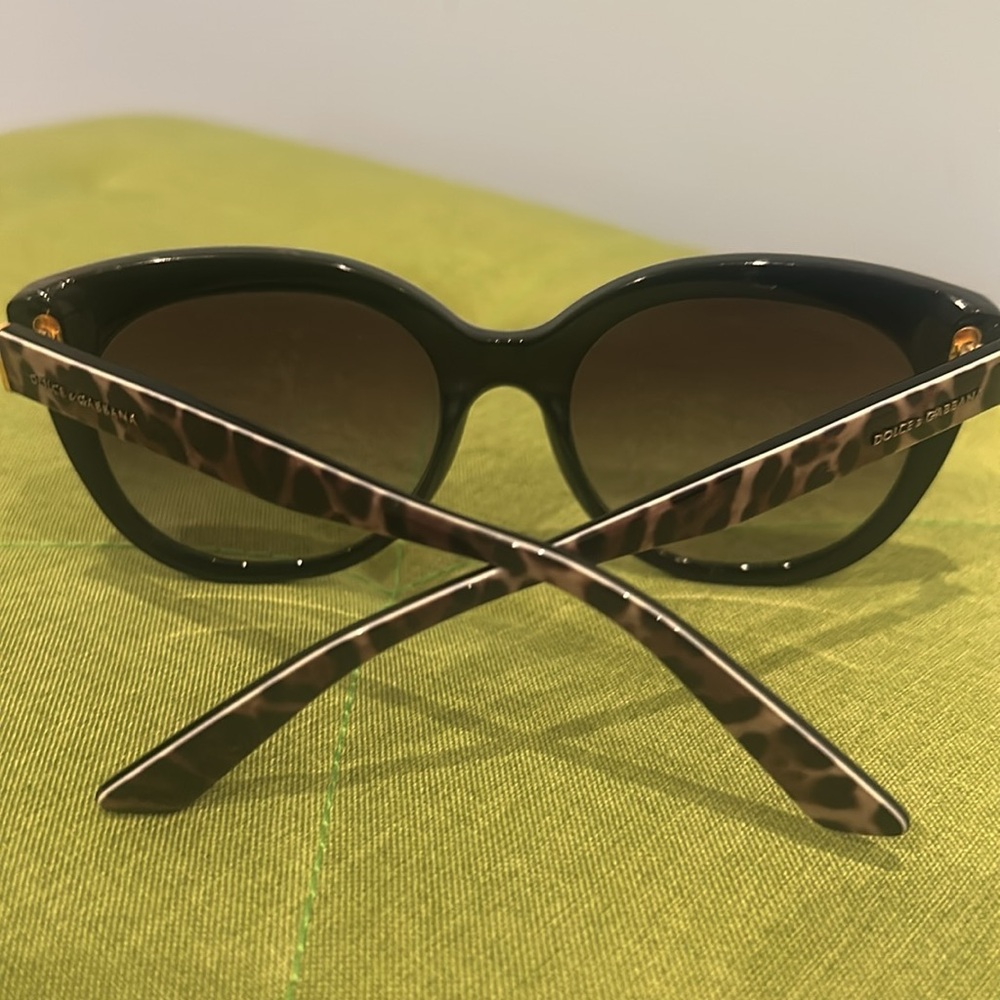 Dolce & Gabbana Leopard Cat Eye Sunnie Frames - Picture 7 of 14